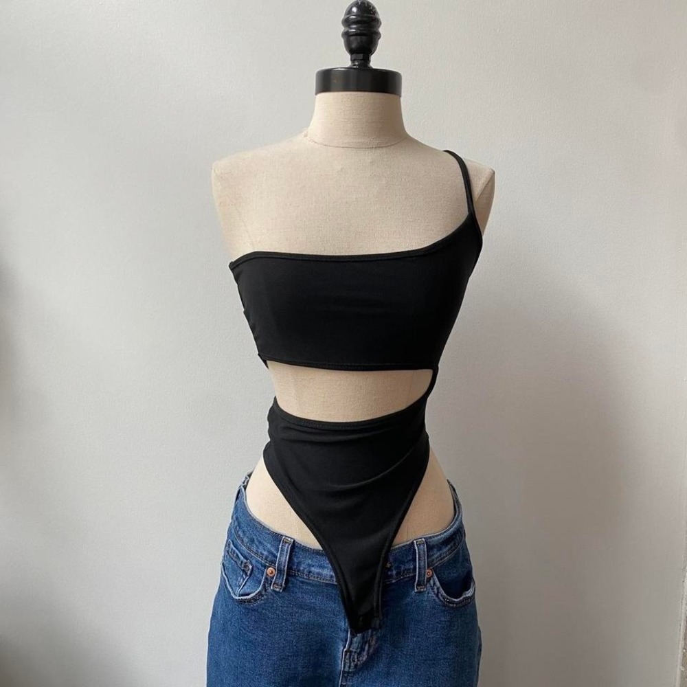 Pretty Little Thing Black Bodysuit One Strap Side Cutout Size 0 1177